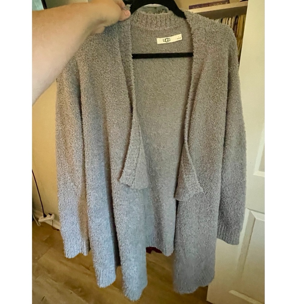 Ugg large sweater gray never worn